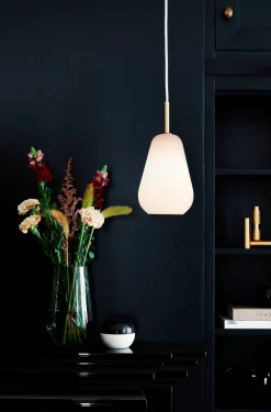 Online Anoli 1 pendel small, nordic guld/opal Glas Lamper|Pendler