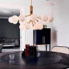 New Apiales 18 lysekrone, børstet messing/opal Messinglamper|Glas Lamper