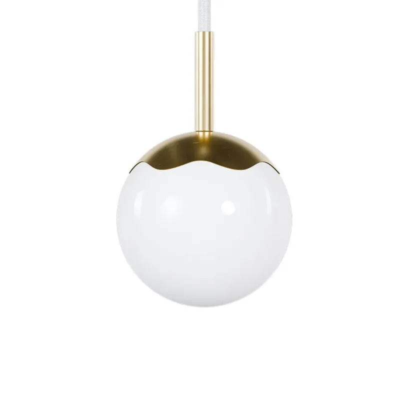 New Circle of Life pendel Ø110 m/hvid ledning, opal/messing Messinglamper|Hvide Lamper