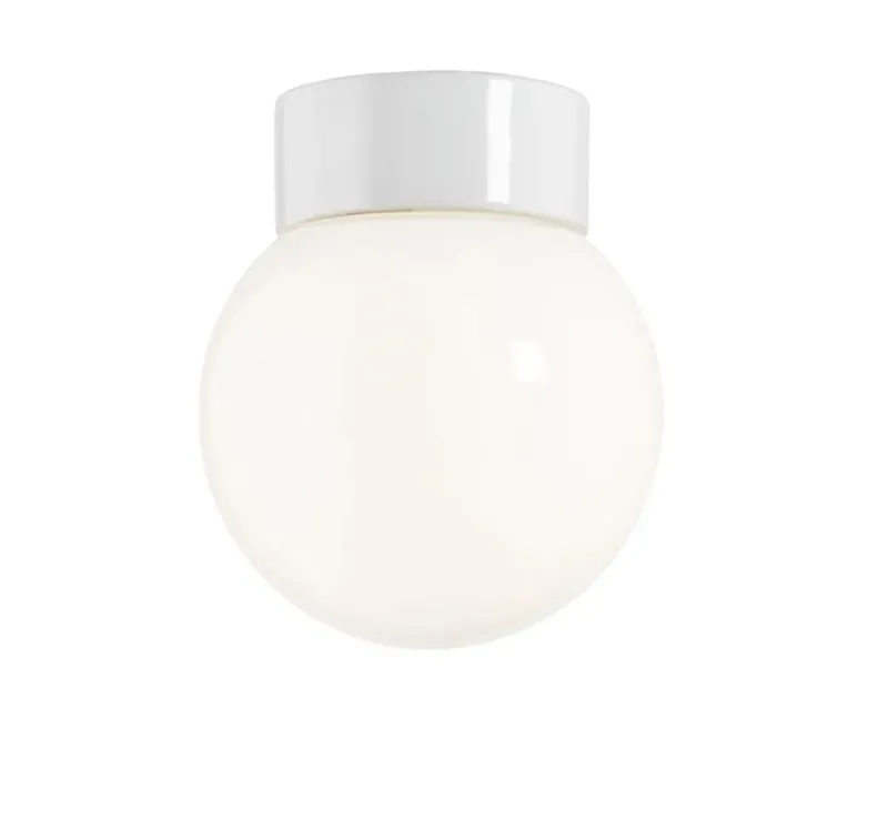 Clearance Classic Globe 150 loftlampe / væglampe IP20, hvid/blank opal Hvide Lamper|Glas Lamper