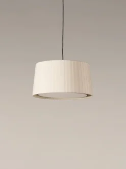Online GT6 pendel Ø45, natur m/hvid baladakin og sort ledning Spisebordslamper|Entre Lamper