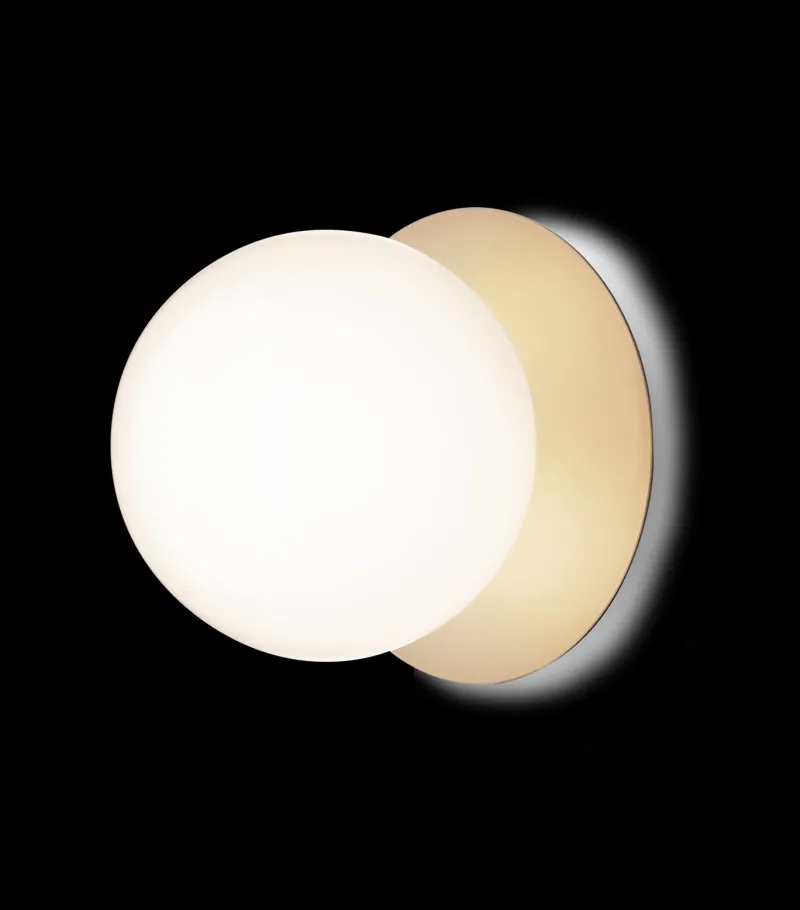 Online Liila 1 large væglampe / loftlampe IP44, nordic guld/opal Glas Lamper|Vådrumslamper