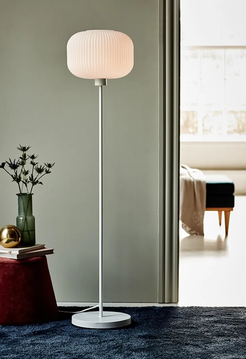 Sale Milford gulvlampe E27, hvid/opal Hvide Lamper|Glas Lamper