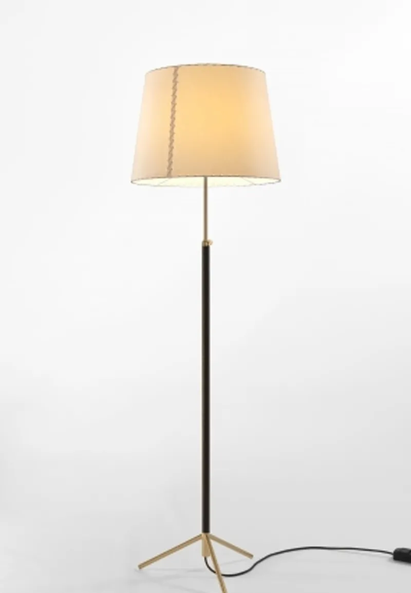 Discount Pie de salón Gulvlampe G1 beige pergament/messing Standerlamper