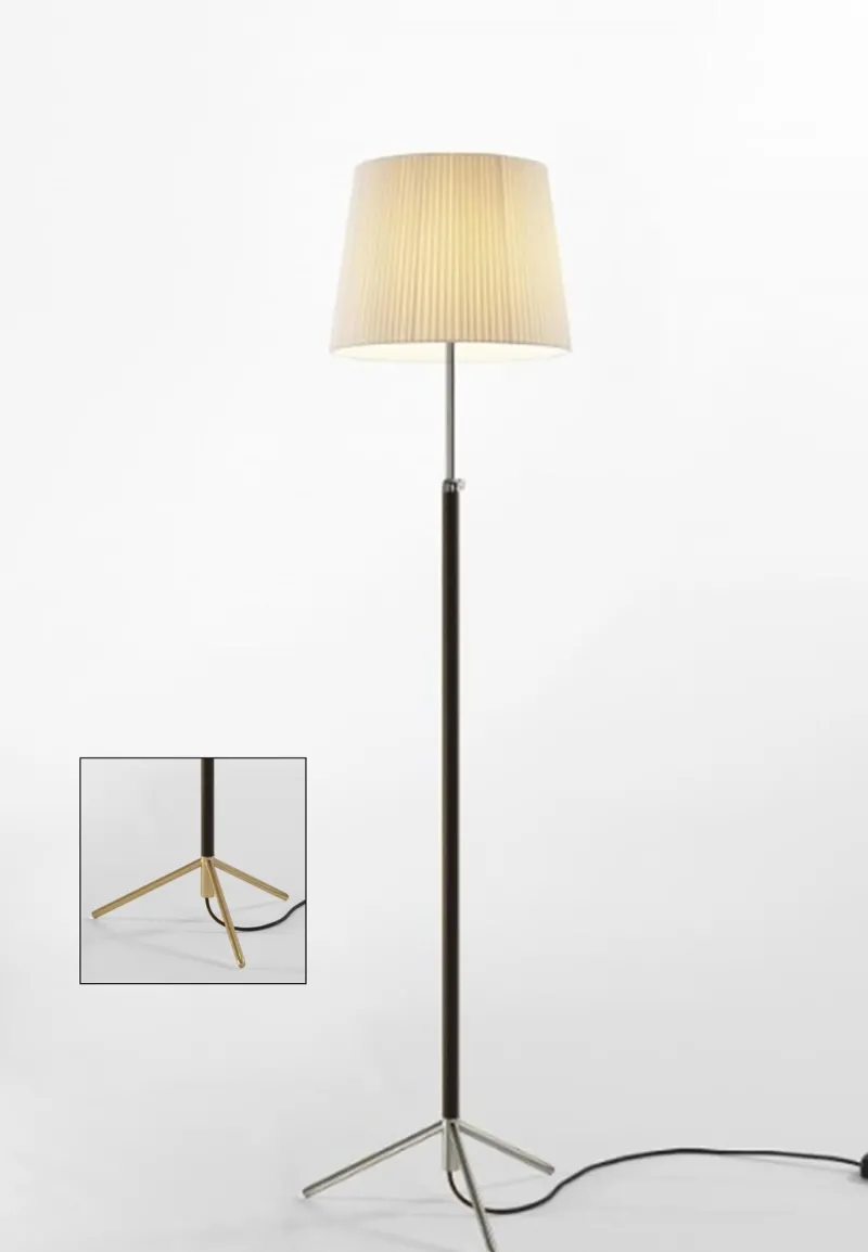 Outlet Pie de salón Gulvlampe G3 natur/messing Standerlamper