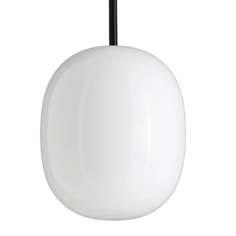 Sale Superæg 200P pendel, opal/sort ledning Hvide Lamper|Spisebordslamper