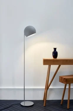 New Tilt Globe gulvlampe, grå Standerlamper|Læselamper