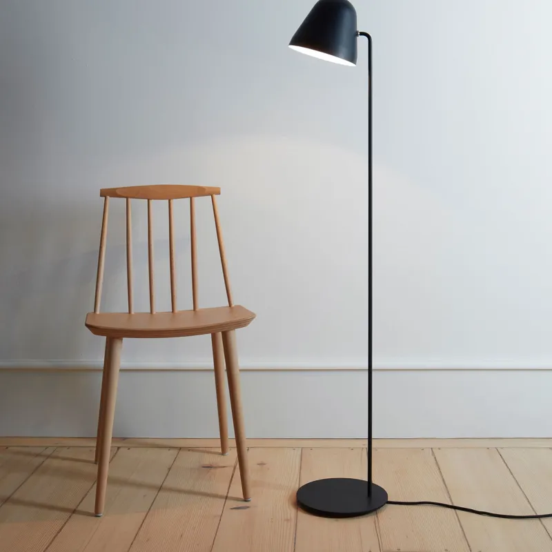 Discount Tilt S gulvlampe, sort Standerlamper