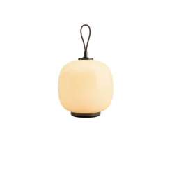 VL45 Radiohus Portable batteri- / bordlampe, messing/pale yellow Messinglamper|Glas Lamper
