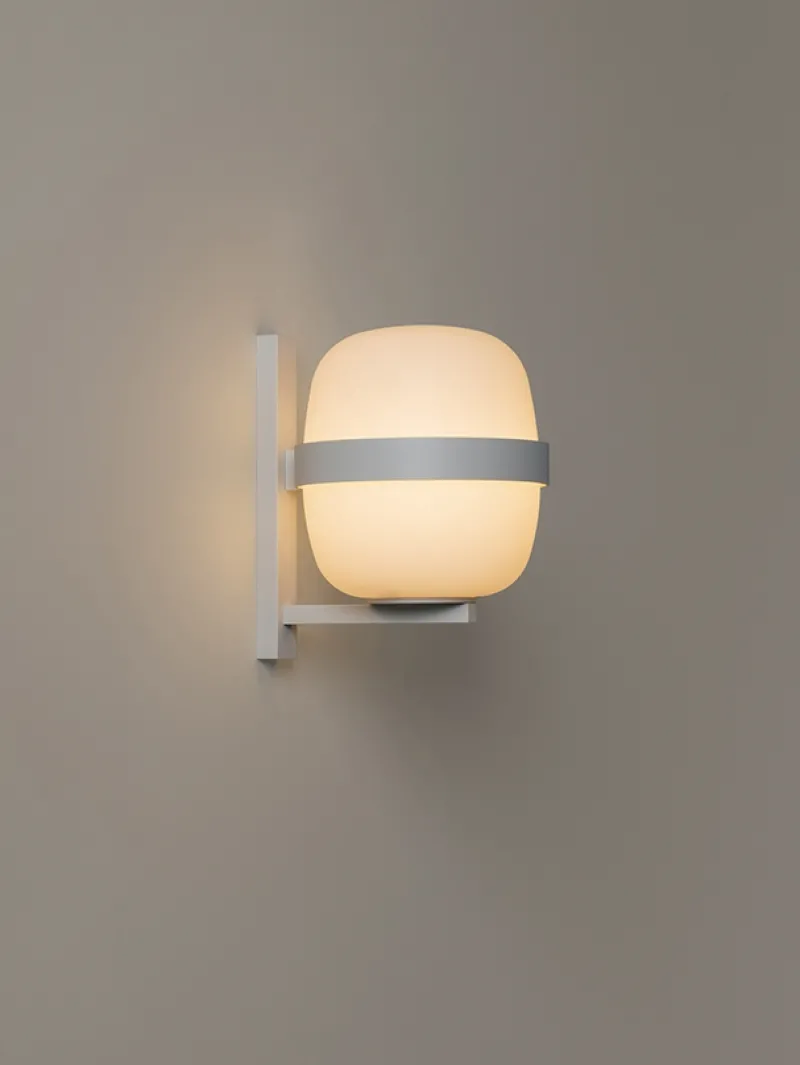 Wally Cestita væglampe, metallic hvid Hvide Lamper